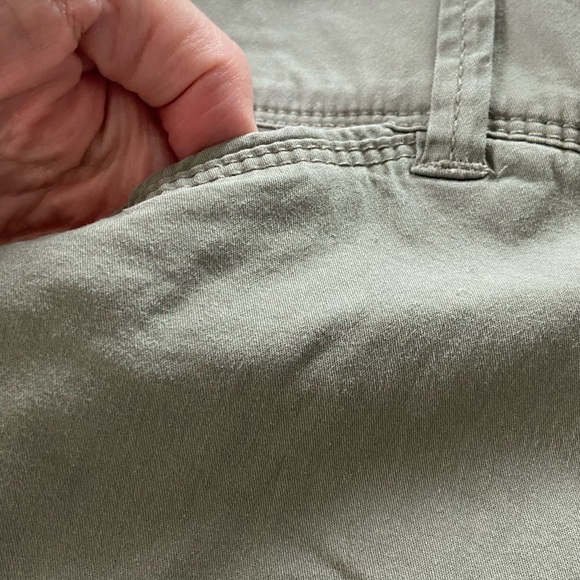 Intro. Bermuda Shorts Olive Green Mid Rise Comfort Waist Size 10 - Picture 8 of 12